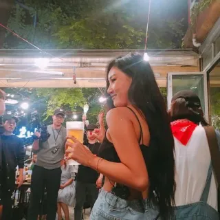 🖤 d62f96ac mujer, cerveza, fiesta, celebración, alcohol, diversión whatsapp sticker