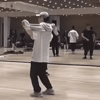 🕺 927b2401 舞蹈, 跳舞, 人, 室内, 镜子, 团体 telegram sticker