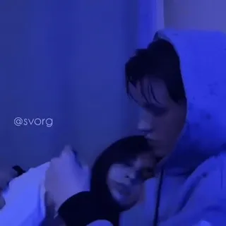 🤍 f921e37d @svorg persone, coppia, interno, abbraccio whatsapp sticker
