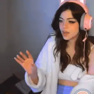 🎟️ d0890d3f kobieta, słuchawki, dziewczyna, różowy, kocie uszy, selfie, wewnątrz whatsapp sticker