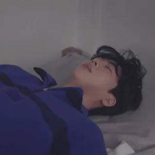 🥸 f7fed6fe persona, durmiendo, cama, interior, descansando, relajación telegram sticker