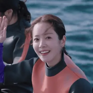 😉 86c3bc30 wanita, senyum, pakaian selam, potret, wajah telegram sticker