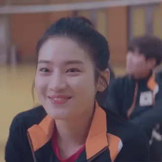 👍 eaa467cd wanita, senyum, bola voli, olahraga, potret telegram sticker