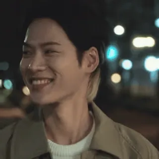 ❤️‍🔥 21618c7f người, cười, nam, chân dung, đêm, thành phố telegram sticker