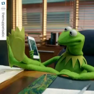 🐸 09280f58 Kermit เคอร์มิท, มัปเพ็ตส์, กบ, นั่ง, โทรศัพท์, มีม whatsapp sticker