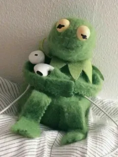 🐸 4d15dd2e Kermit เคอร์มิท เดอะ ฟรอก, หุ่นกระบอก, กบ, น่ารัก, หูฟัง whatsapp sticker