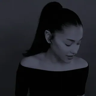 🤍 76ad4f04 Ariana Grande portret, zangeres, vrouw, beroemdheid, artiest, popster, performer telegram sticker