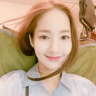 🥴 6c378003 Frau, Porträt, Selfie, Gesicht, Person telegram sticker