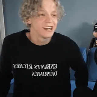 😒 88d890fe RICHES ÉTONNANTES
DÉLIVREZ- богатства, поразительные, освободить, французский, вьющиеся волосы, черный свитшот, человек telegram sticker