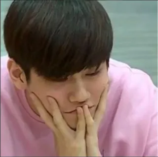 💋 bc8640d2 사람, 얼굴, 표정, 인물 사진, 미소, 분홍색 셔츠 telegram sticker