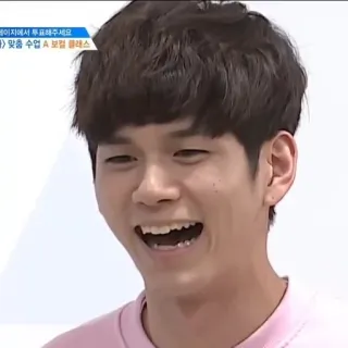 😀 bf80f4fe 이지에서 투표해주세요 남자, 미소, 행복한, 아시아인 telegram sticker