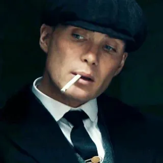 😒 8e3543a4 Thomas Shelby Peaky Blinders Thomas Shelby, Peaky Blinders, Cillian Murphy, Drama, Crimen, Inglaterra, Fumar telegram sticker