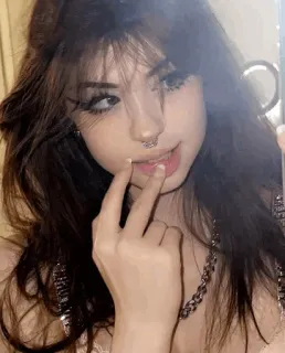 💕 50b71fc4 kobieta, selfie, makijaż, dziewczyna, portret telegram sticker