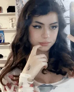 💕 6535b372 telegram sticker