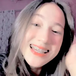 laura moane : @stickerrpinih whatsapp stickers