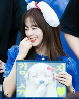 🙈 0e50c21d 김지슈 เกาหลี, ผู้หญิง, ภาพเหมือน, น่ารัก, คนดัง telegram sticker