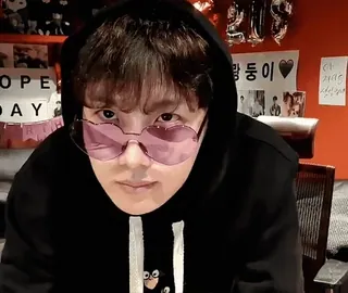 🤥 9cb5b5e4 telegram sticker