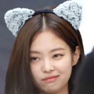 😏 d4f2dec0 Jennie Kim kpop, певец, знаменитость, корейский, женщина, кошачьи уши, ободок, blackpink telegram sticker