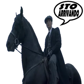 🛴 2afbdb05 Thomas Shelby Peaky Blinders STO ARRIVANDO Thomas Shelby, Peaky Blinders, kuda, acara TV, kejahatan, berkuda, gangster whatsapp sticker