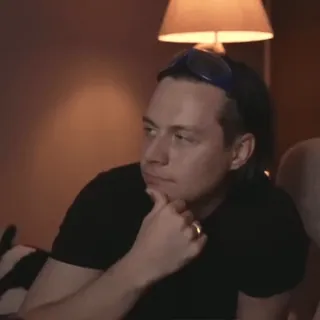 🤨 38db7d7f telegram sticker