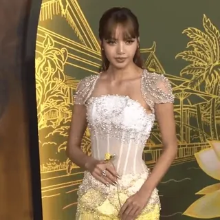 🪷 8334f2ff Lisa 유명인, 가수, 댄서, 공연자, 드레스, 아름다운, 여자 telegram sticker