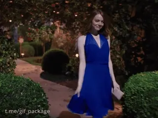 😏 8a83e7c2 t.me/gif_package เอ็มม่า สโตน, ชุดเดรส, กลางคืน, เดิน telegram sticker