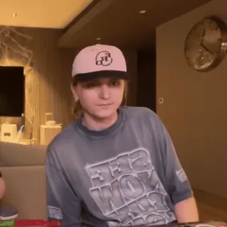 🅱️ 44d9edc2 She The Show Now telegram sticker