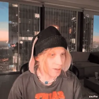 😅 b7789698 telegram sticker