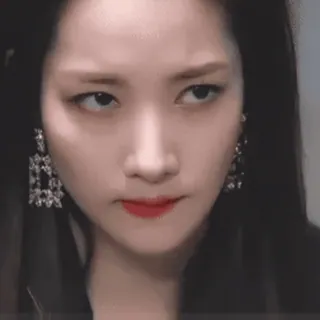 😒 1bae85f9 femme, visage, portrait, expression, maquillage, sérieuse telegram sticker