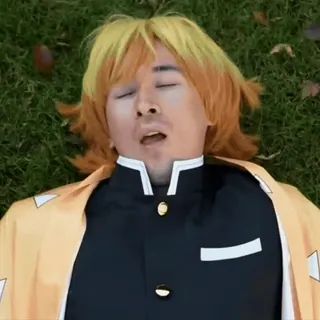 🤤 2ceaf9b9 Zenitsu Agatsuma Demon Slayer 动漫, Cosplay, 我妻善逸, 鬼灭之刃, 躺着 telegram sticker