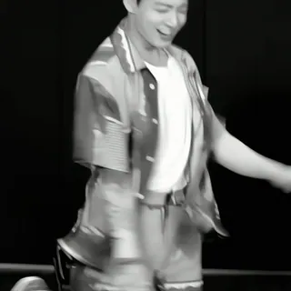 🥢 493452cf 사람, 남자, 춤, 행복, 미소 telegram sticker