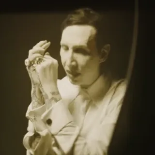 🌟 2e7a0159 Marilyn Manson musisi, penyanyi, goth, rock, selebriti telegram sticker