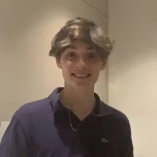 🤩 d107489f orang, senyum, potret, pria, dalam ruangan, tersenyum telegram sticker