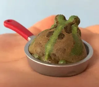๐ค dc90b2f7 frog, pan, cooking, animal, cute telegram sticker