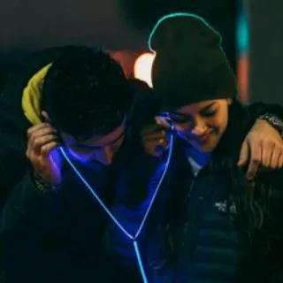 🎵 02fe001e Leute, Kopfhörer, Neon, Nacht, Paar, Musik telegram sticker