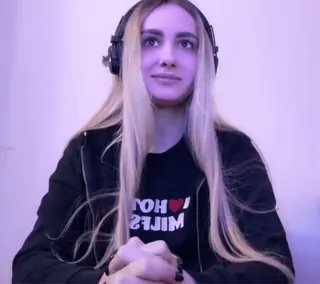 🌟 51860b06 I love HOT MILES cinta, hot, mil, hati, kaos, pakaian, busana whatsapp sticker