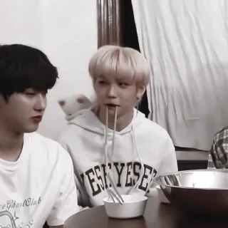 🍩 a2805172 YESYES whatsapp sticker