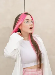 😫 6ca35685 wanita, rambut pink, potret, kacamata, mode, gadis telegram sticker