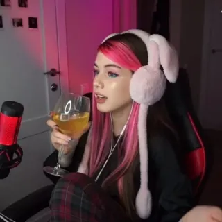 💋 6e41a244 wanita, anggur, headphone, telinga kelinci, gamer, gadis telegram sticker