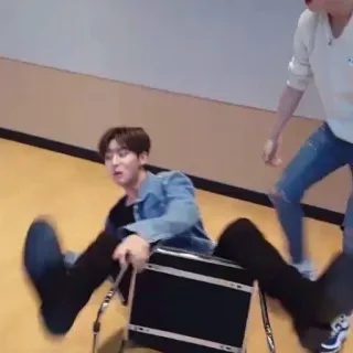 🥴 21d3e5b6 telegram sticker