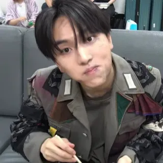 🤗 4e3cbd1e 사람, 먹는, 인물, 음식, 젓가락 telegram sticker