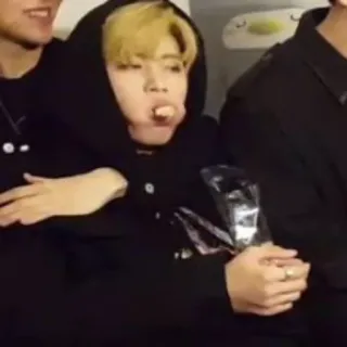 🤪 69cb9b08 telegram sticker