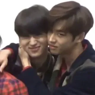 ☺️ faa1021f 사람들, 포옹, 애정, 우정, 인물 사진 telegram sticker