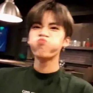 😙 fd5a5749 사람, 남자, 아시아인, 표정, 인물사진 telegram sticker