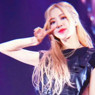 🌹 d7bbb669 여자, 평화, 가수, 콘서트, 엔터테인먼트, 금발, 아이돌 telegram sticker