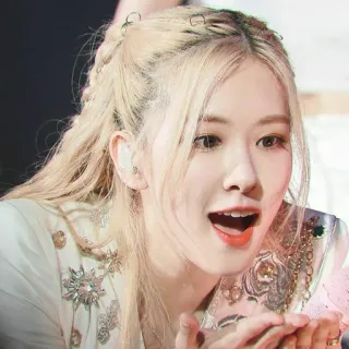 😚 f0dcd7a7 Rosé 로제, 가수, 금발, 아이돌, 여성, K팝, 블랙핑크 telegram sticker