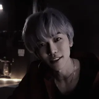 🤡 bee509fc 人物, ポートレート, 白髪, 韓国人, 男性 telegram sticker