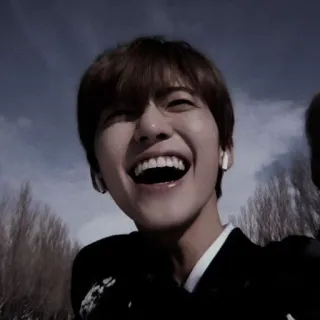 🤡 effbd6ae 笑顔, 人, 幸せ, ポートレート, 陽気, 若い, 笑う telegram sticker