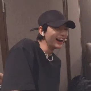 🍕 1063ee21 ผู้ชาย, ยิ้ม, คน, มีความสุข, ดำ, ภาพเหมือน telegram sticker