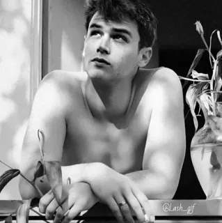 ▪️ bcfbaeb3 _gif homem, sem camisa, fumando, janela, cigarro, planta telegram sticker